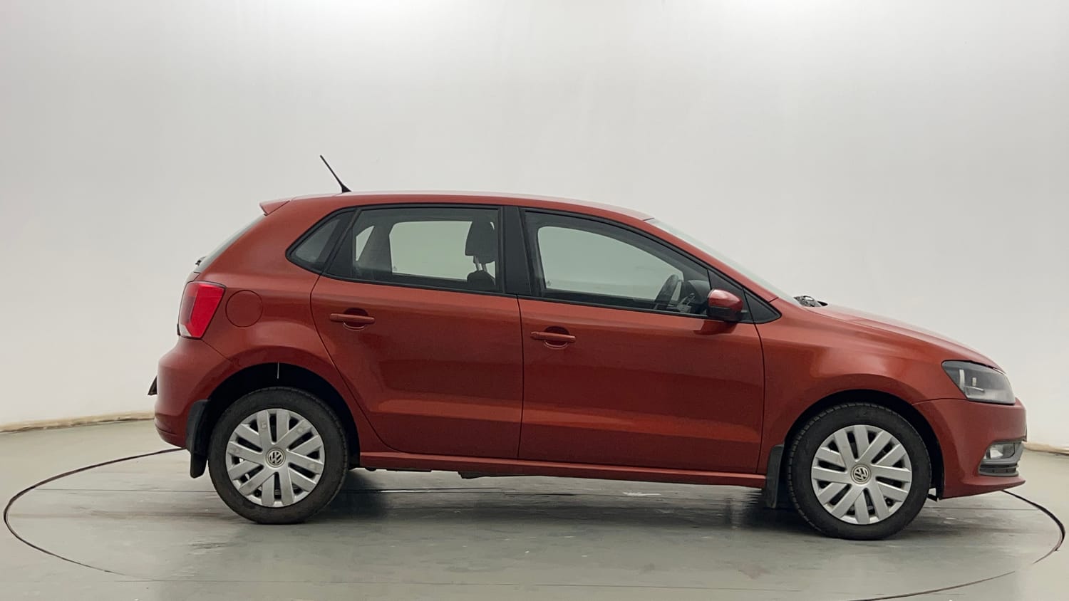 Used 2016 Volkswagen Polo Comfortline 1.2L (P) Petrol Manual exterior RIGHT SIDE VIEW