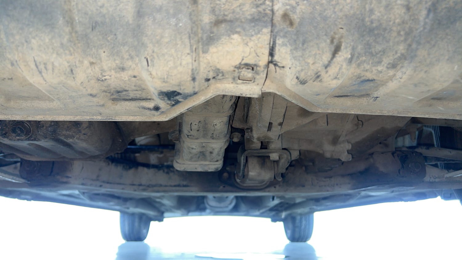 Used 2015 Hyundai Fluidic Verna 4S 1.6 VTVT S(O) Petrol Manual extra FRONT LEFT UNDERBODY VIEW