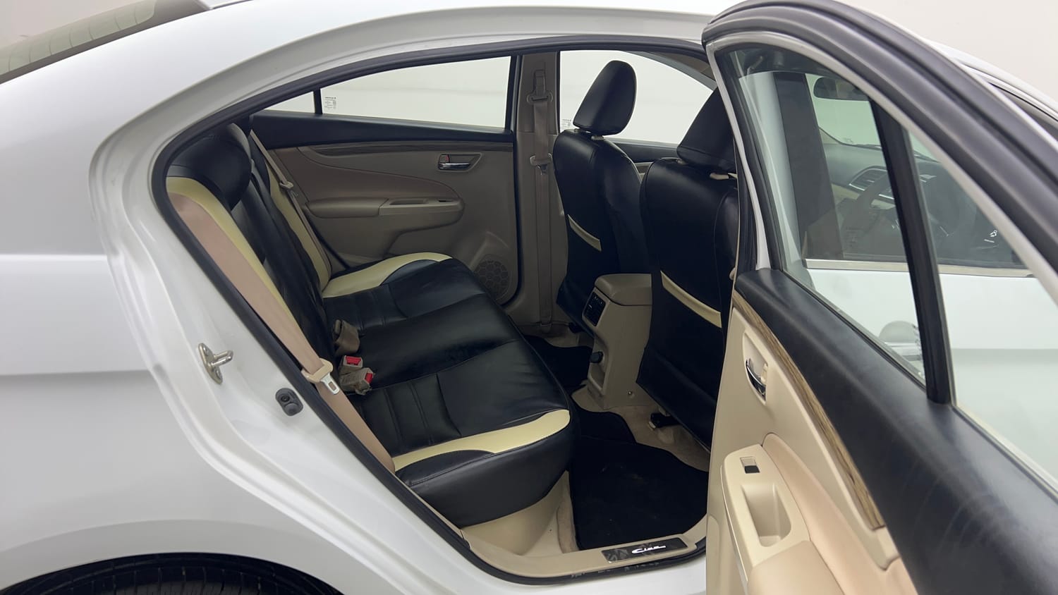 Used 2020 Maruti Suzuki Ciaz Delta 1.5 Petrol Manual interior RIGHT SIDE REAR DOOR CABIN VIEW