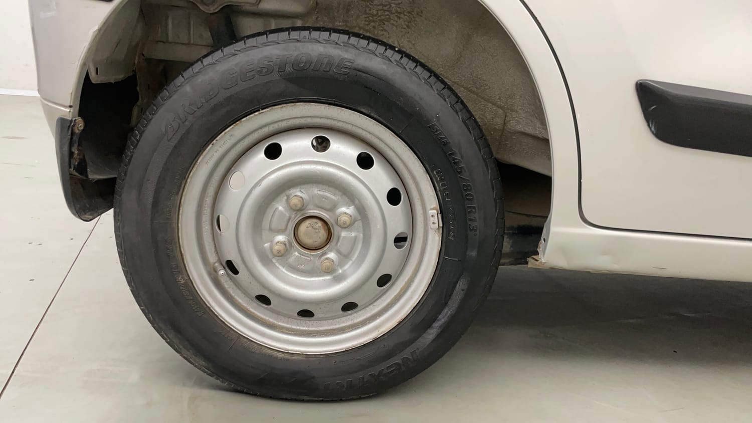 Used 2021 Maruti Suzuki Wagon R LXI Petrol Manual tyres RIGHT REAR TYRE RIM VIEW