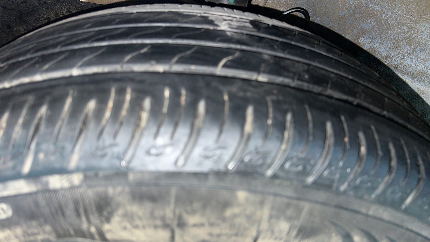 Used 2020 Hyundai Venue SX Plus 1.0 Turbo DCT Petrol Automatic tyres LEFT FRONT TYRE TREAD VIEW