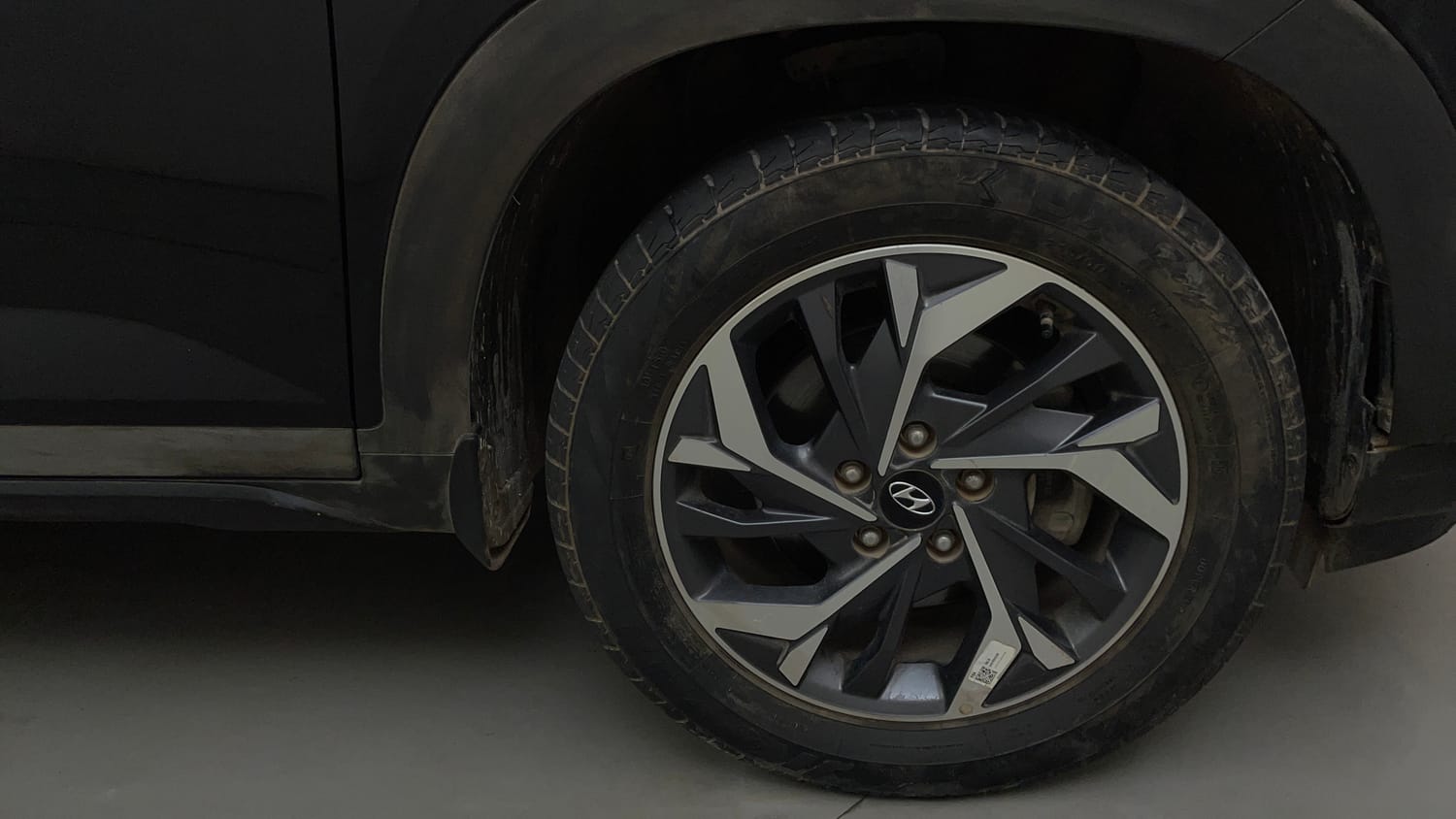 Used 2022 Hyundai Creta SX (O) 1.4 Turbo 7 DCT Petrol Automatic tyres RIGHT FRONT TYRE RIM VIEW