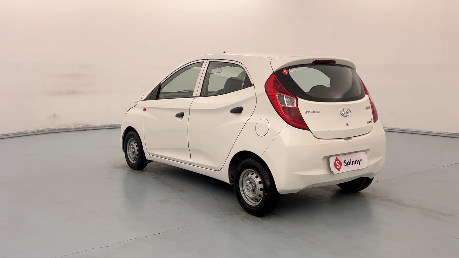 Used 2014 Hyundai Eon Era + Petrol Manual exterior LEFT REAR CORNER VIEW