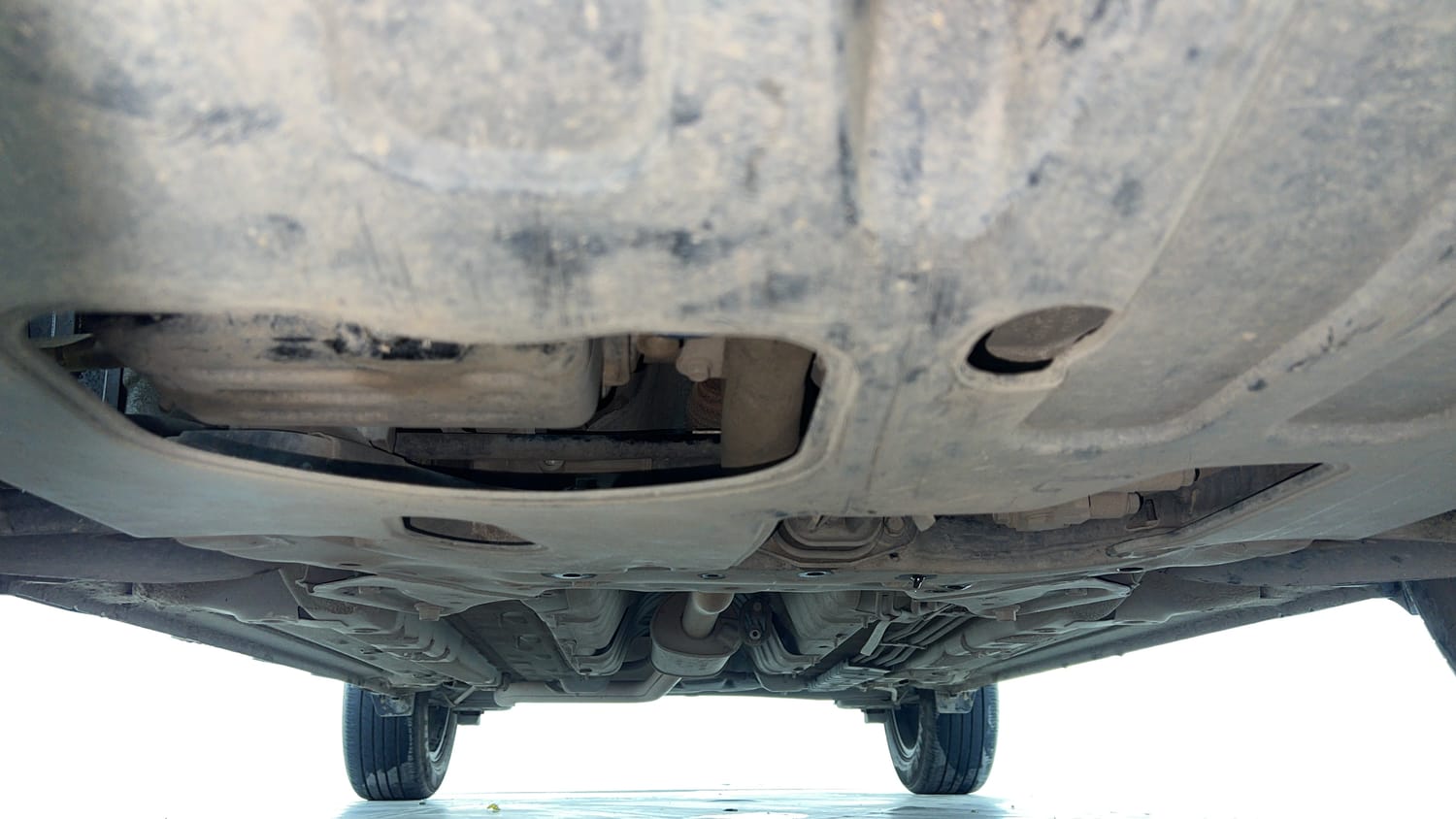Used 2020 Hyundai Venue SX Plus 1.0 Turbo DCT Petrol Automatic extra FRONT LEFT UNDERBODY VIEW