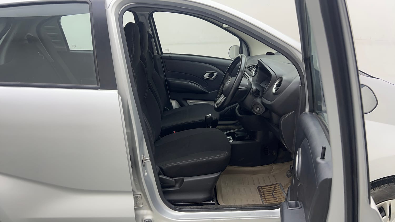 Used 2018 Datsun Redi-GO T(O) 1.0 AMT Petrol Automatic interior RIGHT SIDE FRONT DOOR CABIN VIEW