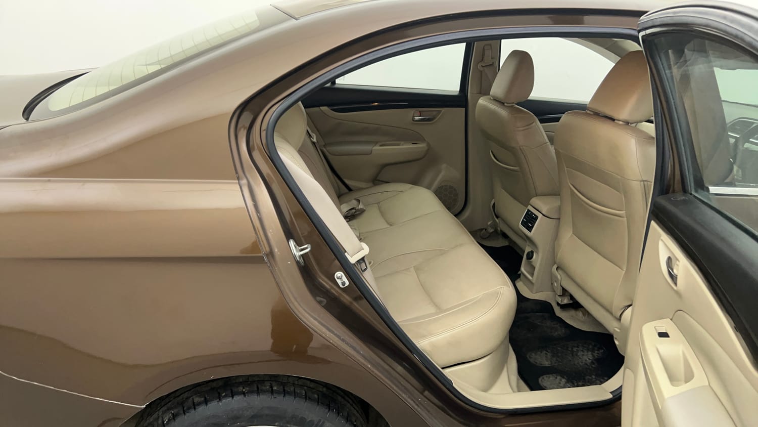 Used 2015 Maruti Suzuki Ciaz ZXI+ Petrol Manual interior RIGHT SIDE REAR DOOR CABIN VIEW