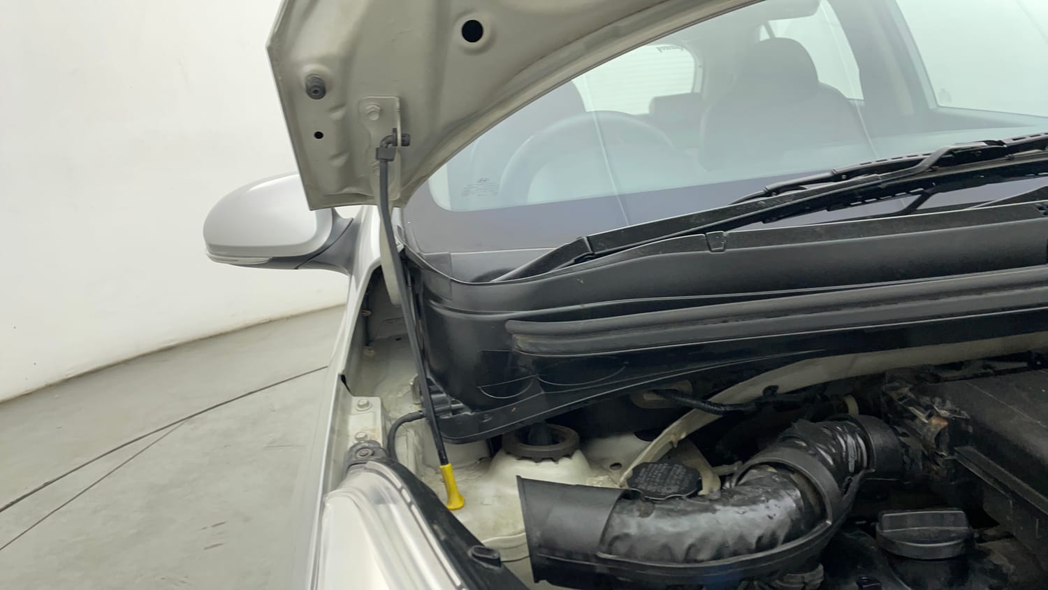 Used 2016 Hyundai Grand i10 Asta 1.2 Kappa VTVT Petrol Manual engine ENGINE RIGHT SIDE HINGE & APRON VIEW