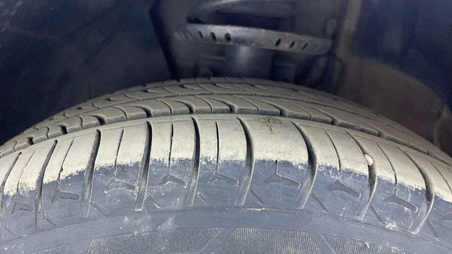 Used 2020 Volkswagen Polo Comfortline 1.0L (P) Petrol Manual tyres LEFT FRONT TYRE TREAD VIEW
