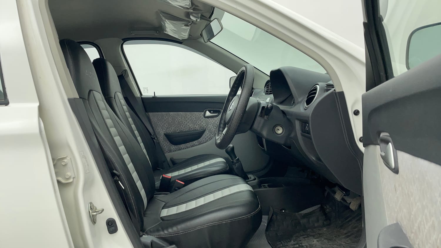 Used 2019 Maruti Suzuki Alto 800 LXi Petrol Manual interior RIGHT SIDE FRONT DOOR CABIN VIEW