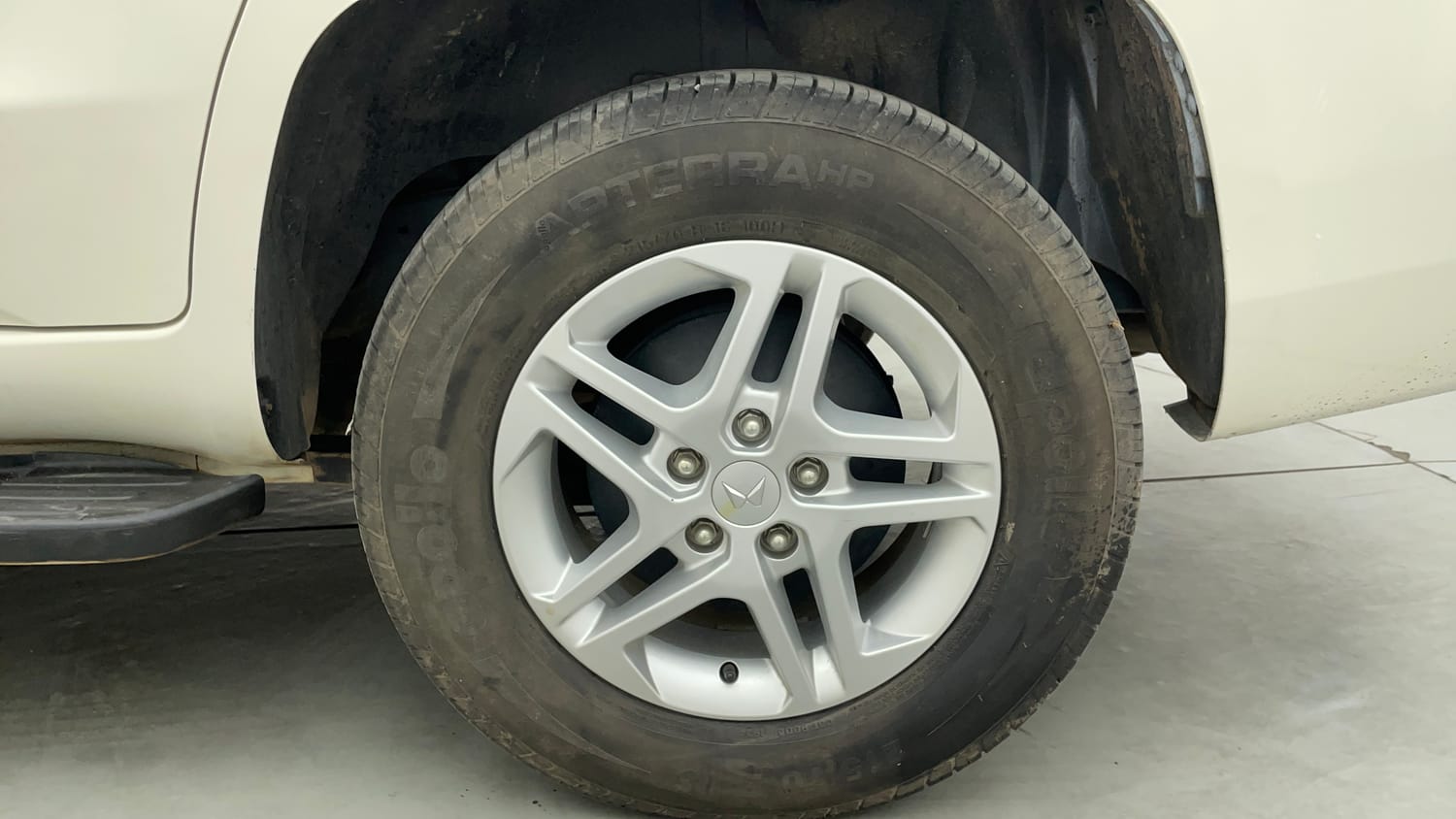 Used 2024 Mahindra Bolero Neo Plus P10 Diesel Manual tyres LEFT REAR TYRE RIM VIEW