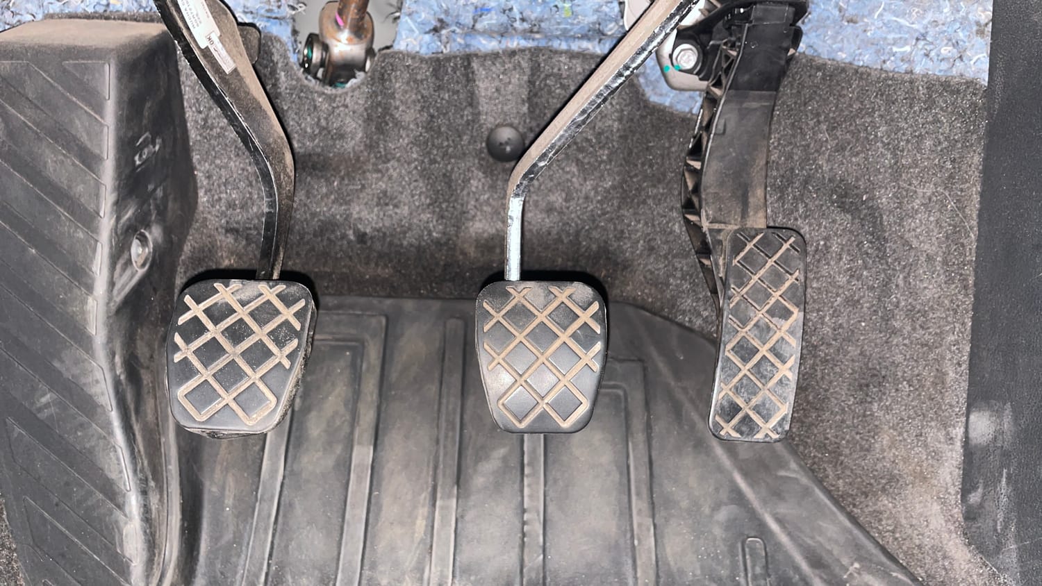 Used 2025 Skoda Kylaq Signature+ 1.0 TSI Petrol Manual interior PEDALS VIEW