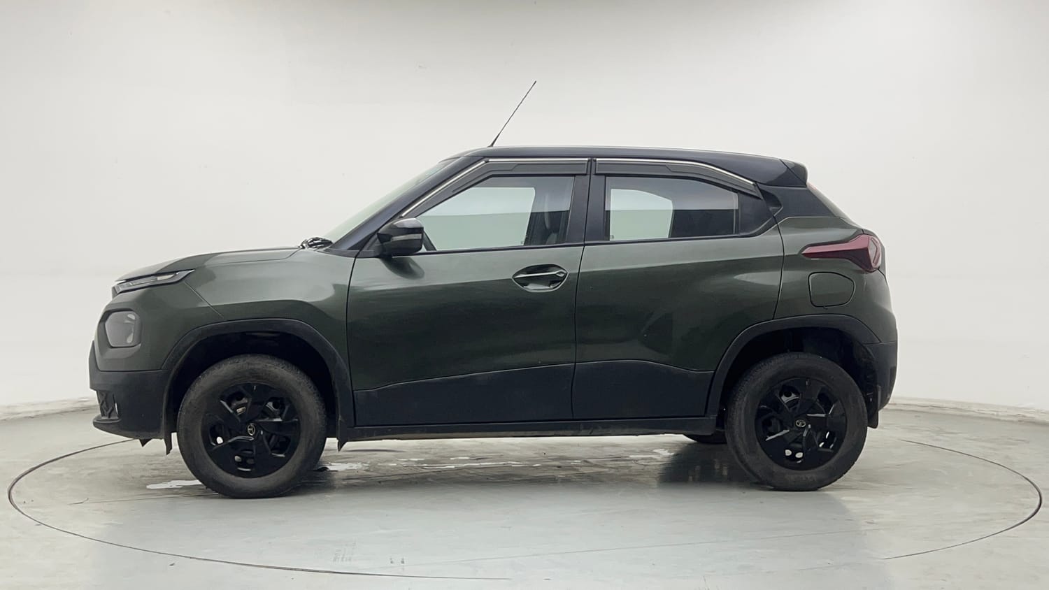 Used 2023 Tata Punch Camo Adventure Rhythm AMT Petrol Automatic exterior LEFT SIDE VIEW