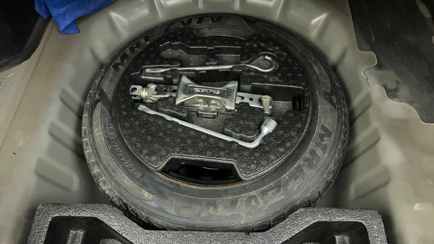Used 2015 Maruti Suzuki Ciaz ZXI+ Petrol Manual tyres SPARE TYRE VIEW