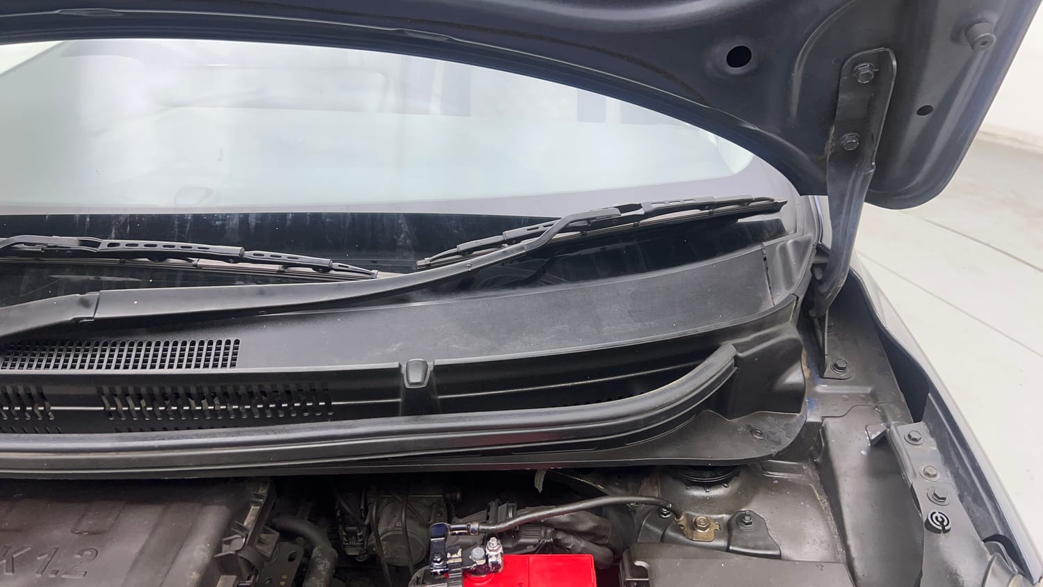 Used 2020 Hyundai Grand i10 Nios Sportz AMT 1.2 Kappa VTVT Petrol Automatic engine ENGINE LEFT SIDE HINGE & APRON VIEW