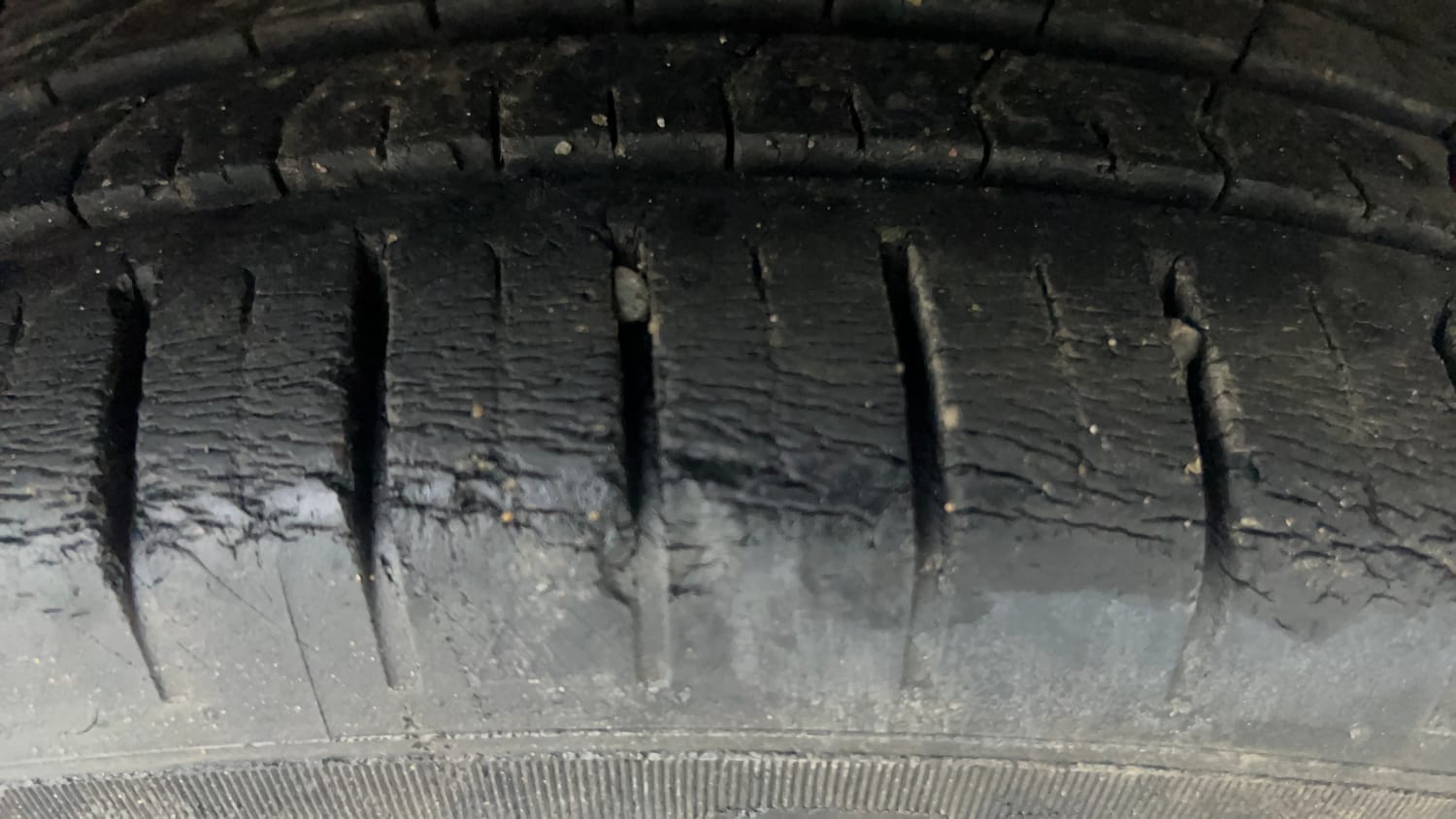 Used 2015 Maruti Suzuki Ciaz ZXI+ Petrol Manual tyres RIGHT FRONT TYRE TREAD VIEW