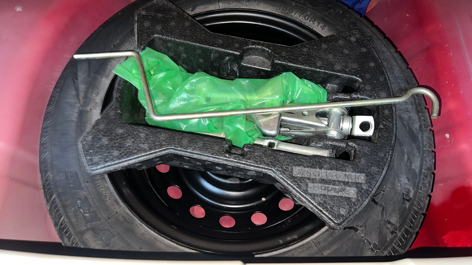 Used 2020 Maruti Suzuki Celerio ZXi (O) AMT Petrol Automatic tyres SPARE TYRE VIEW