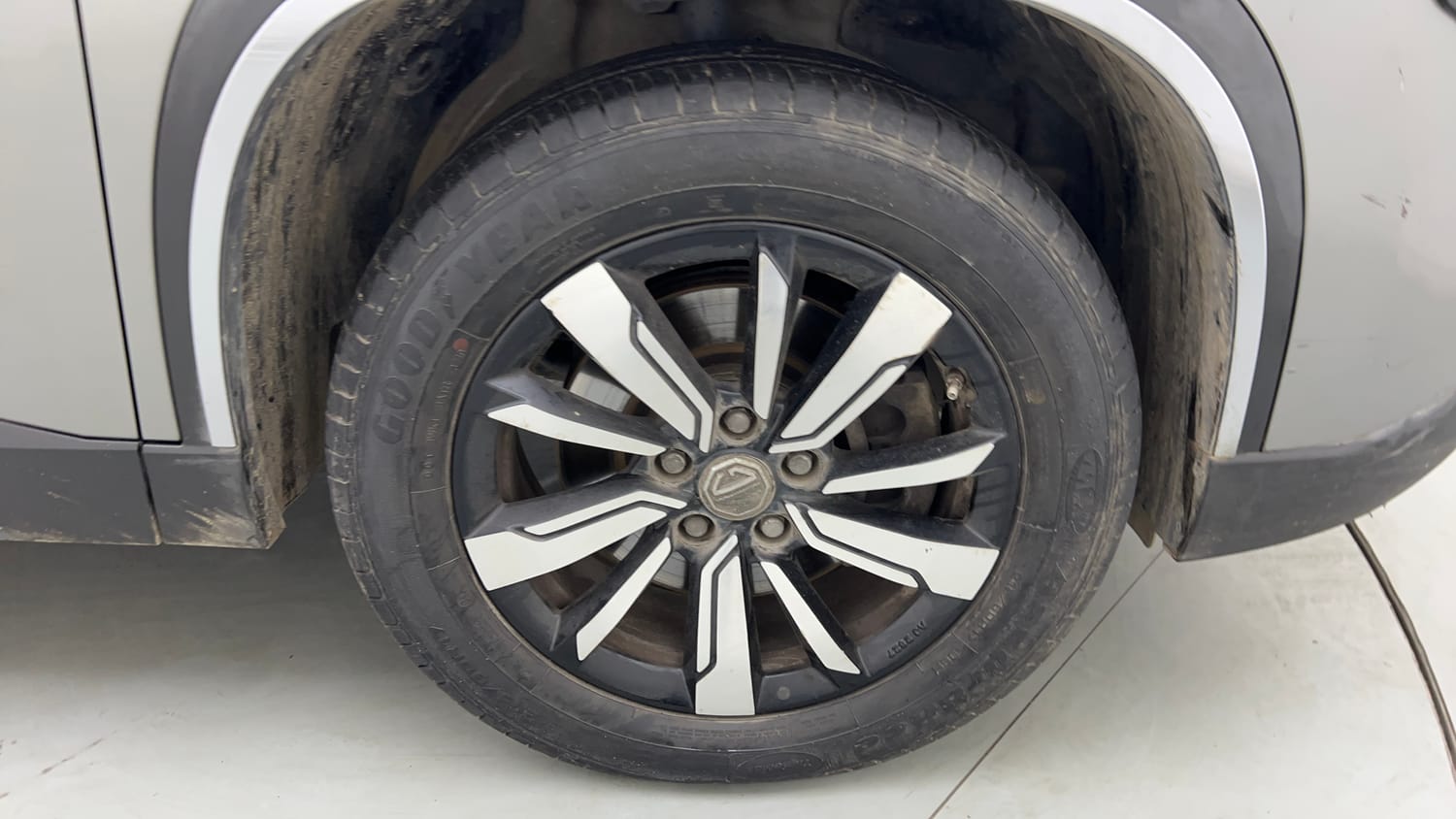 Used 2019 MG Motors Hector Sharp 1.5 DCT Petrol Petrol Automatic tyres RIGHT FRONT TYRE RIM VIEW