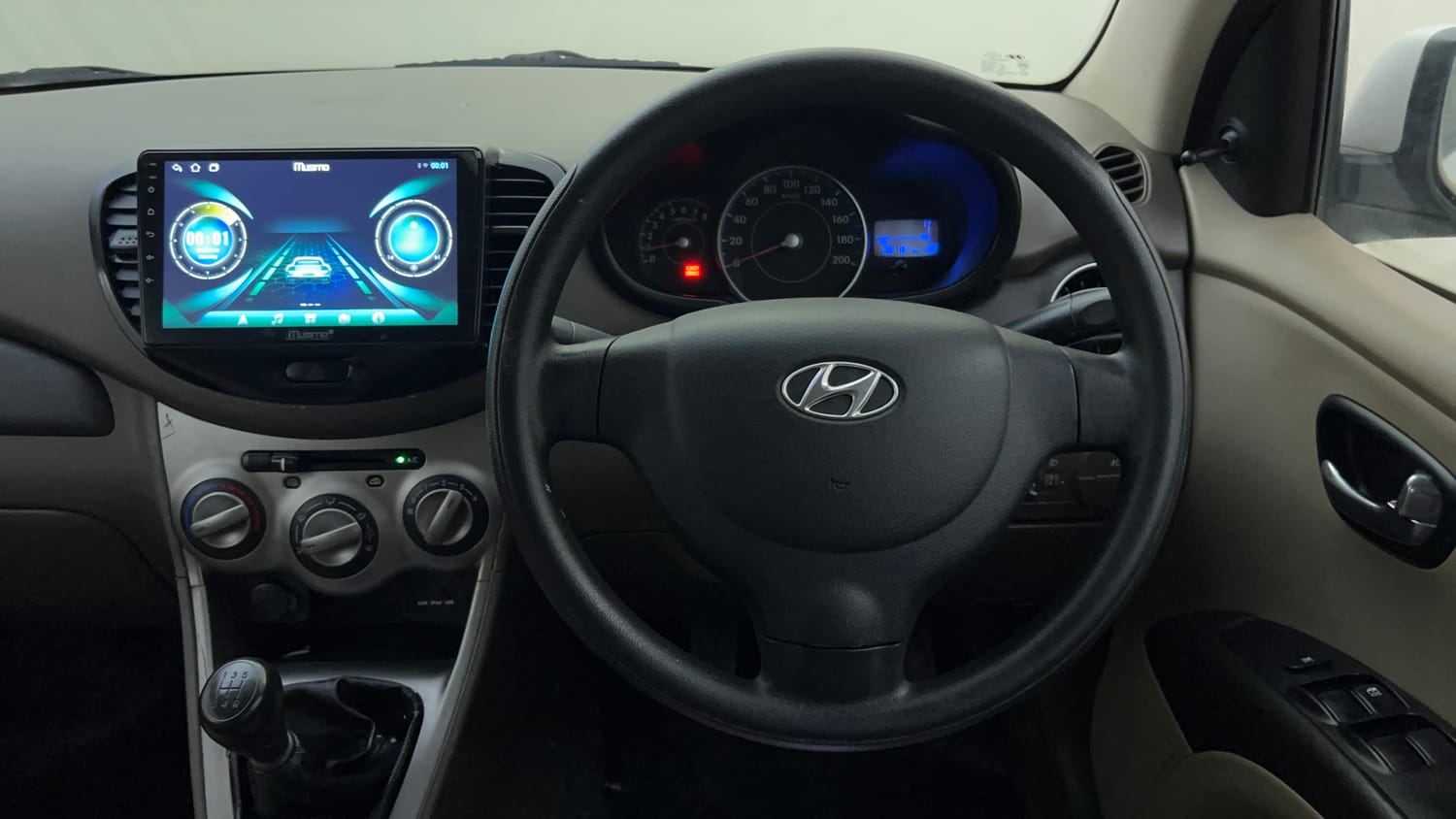 Used 2015 Hyundai i10 Sportz 1.1 iRDE2 Petrol Manual interior STEERING VIEW