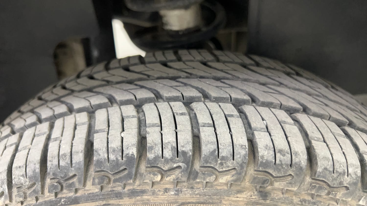 Used 2015 Tata Nano Twist XTA Petrol Automatic tyres RIGHT REAR TYRE TREAD VIEW