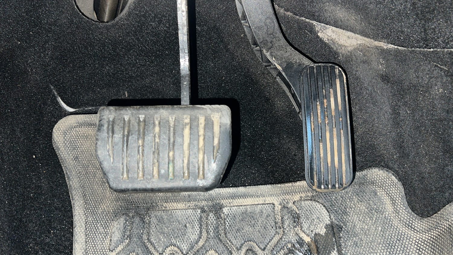 Used 2022 Tata Safari XZA Plus Diesel Automatic interior PEDALS VIEW