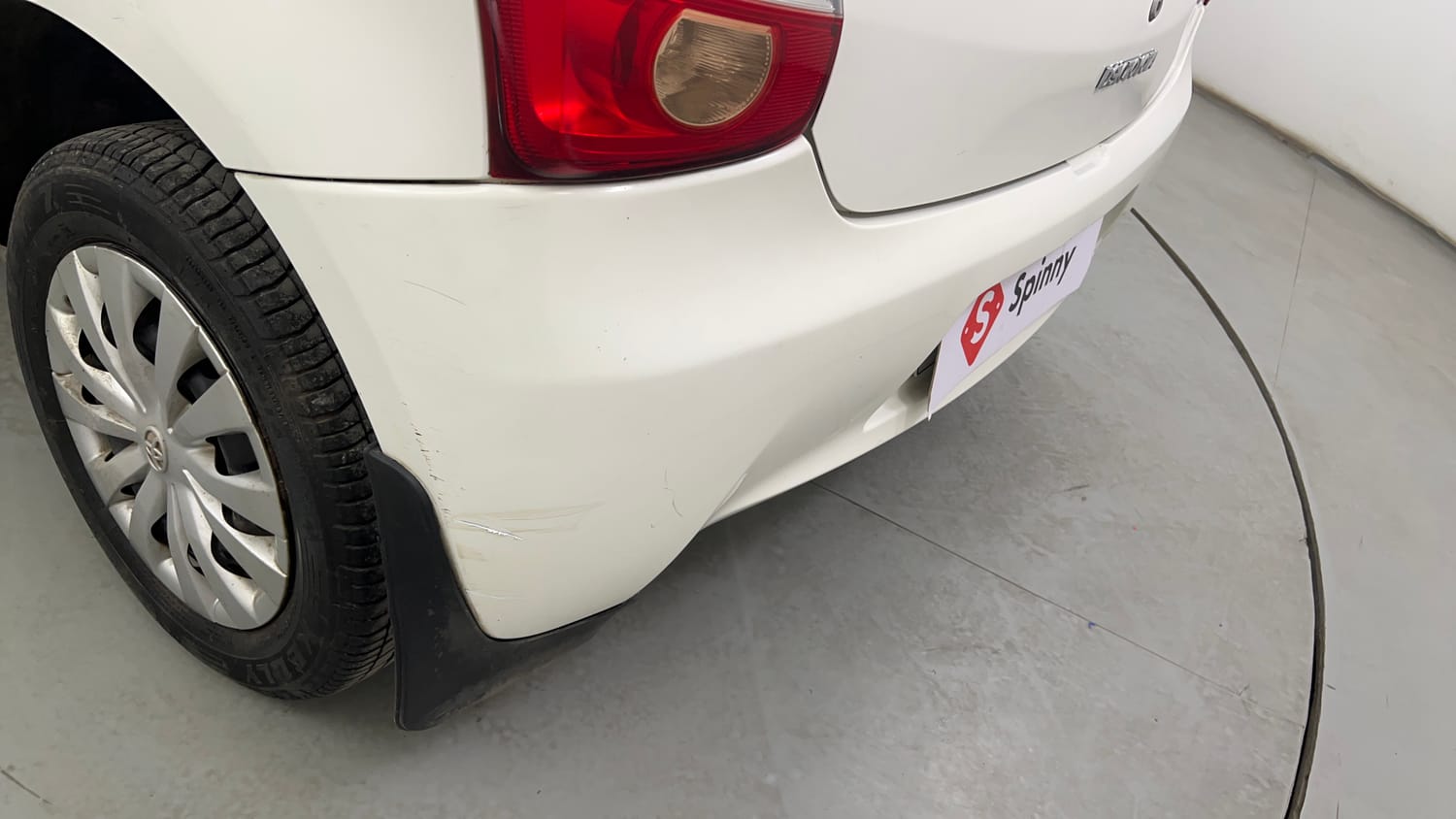 Used 2013 Toyota Etios Liva G Petrol Manual dents MINOR SCRATCH