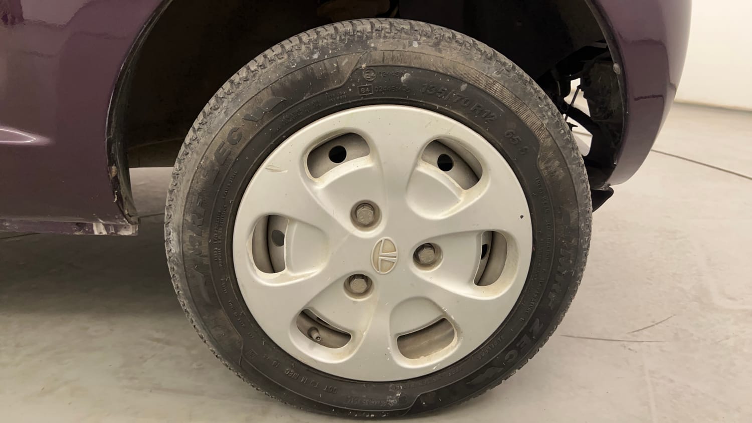 Used 2015 Tata Nano Twist XT Petrol Manual tyres RIGHT FRONT TYRE RIM VIEW