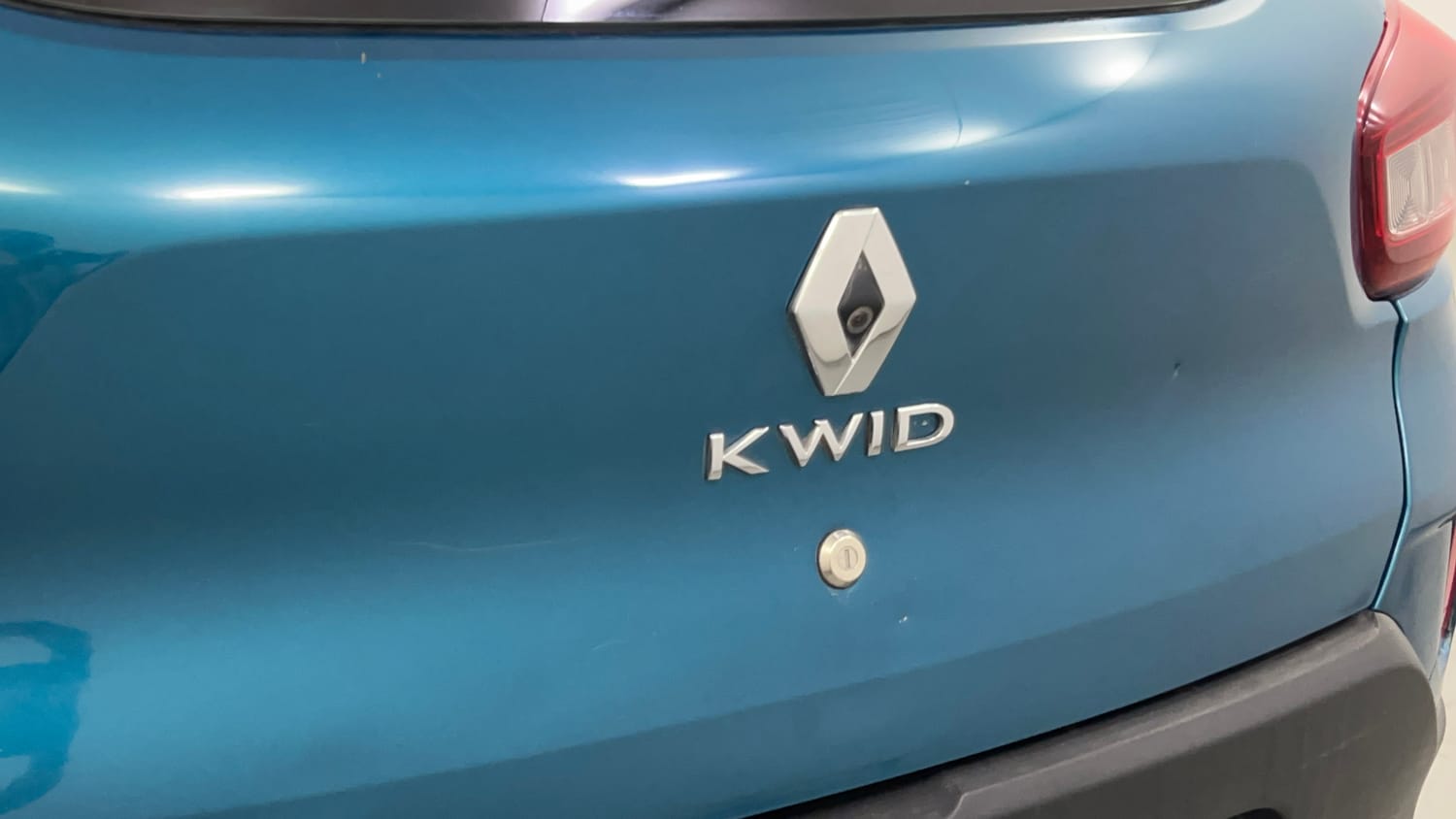 Used 2020 Renault Kwid CLIMBER 1.0 Opt Petrol Manual dents MINOR SCRATCH