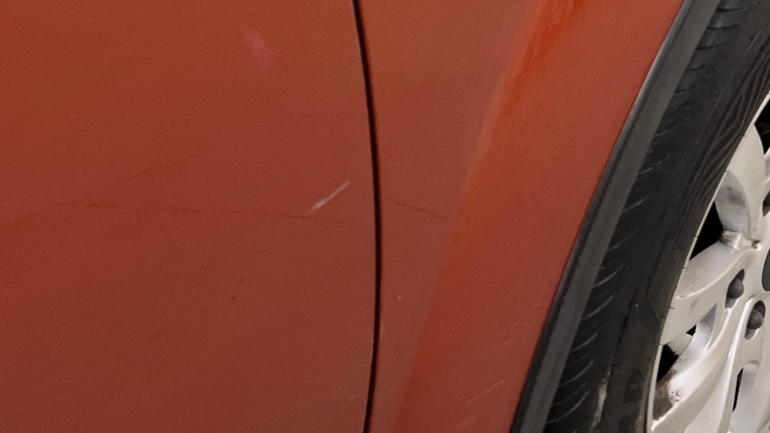Used 2015 Mahindra XUV500 W10 Diesel Manual dents MINOR SCRATCH