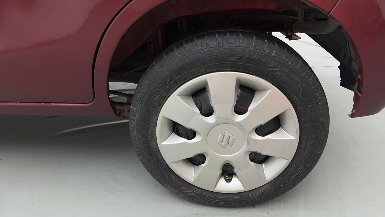 Used 2017 Maruti Suzuki Alto K10 VXi AMT Petrol Automatic tyres LEFT REAR TYRE RIM VIEW