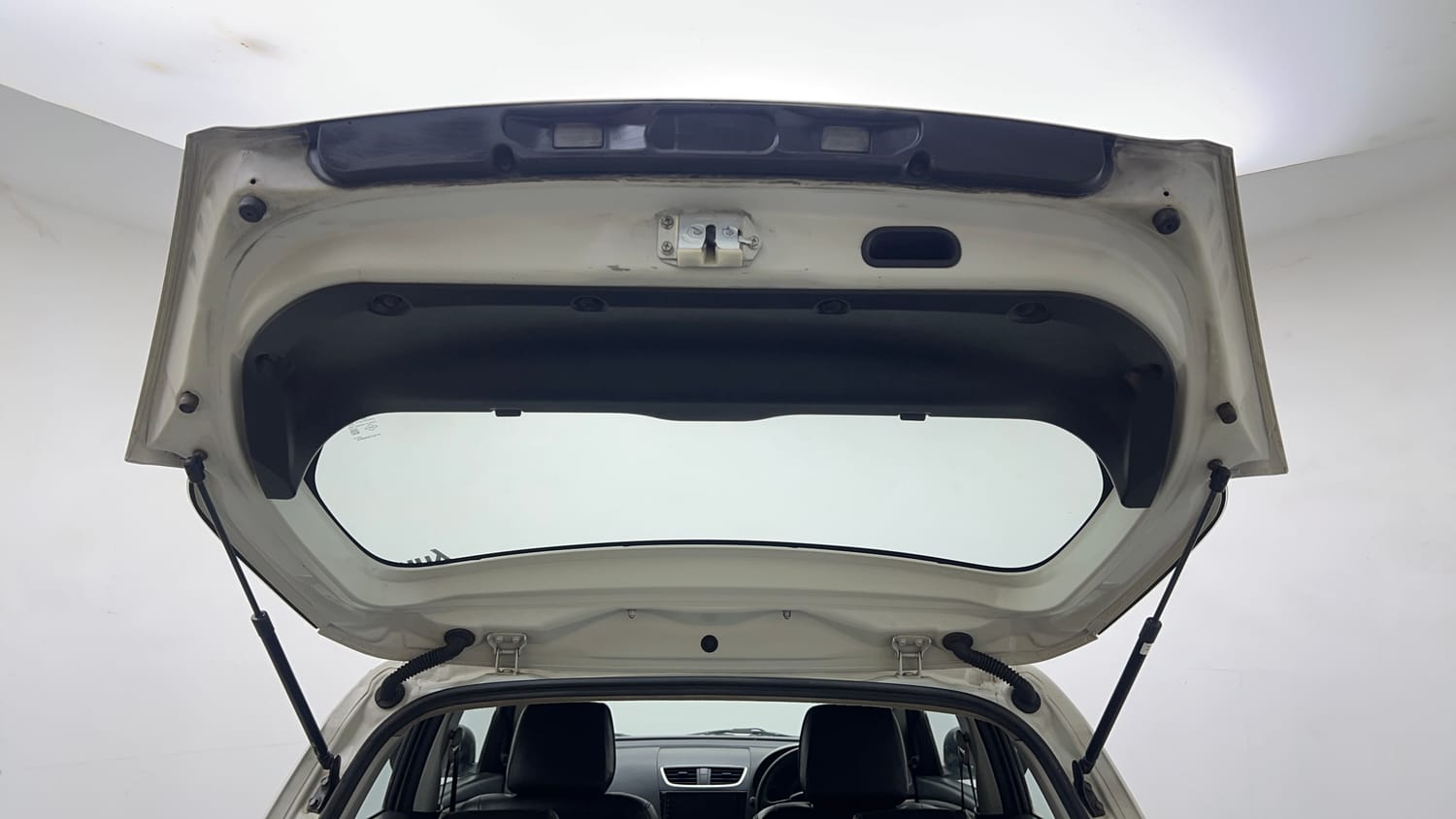 Used 2017 Maruti Suzuki Swift Lxi (O) Petrol Manual interior DICKY DOOR OPEN VIEW