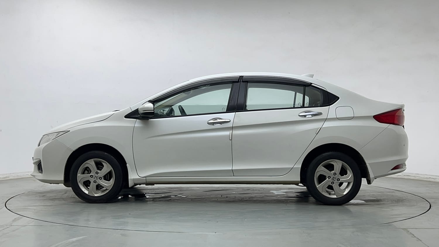 Used 2015 Honda City V Petrol Manual exterior LEFT SIDE VIEW