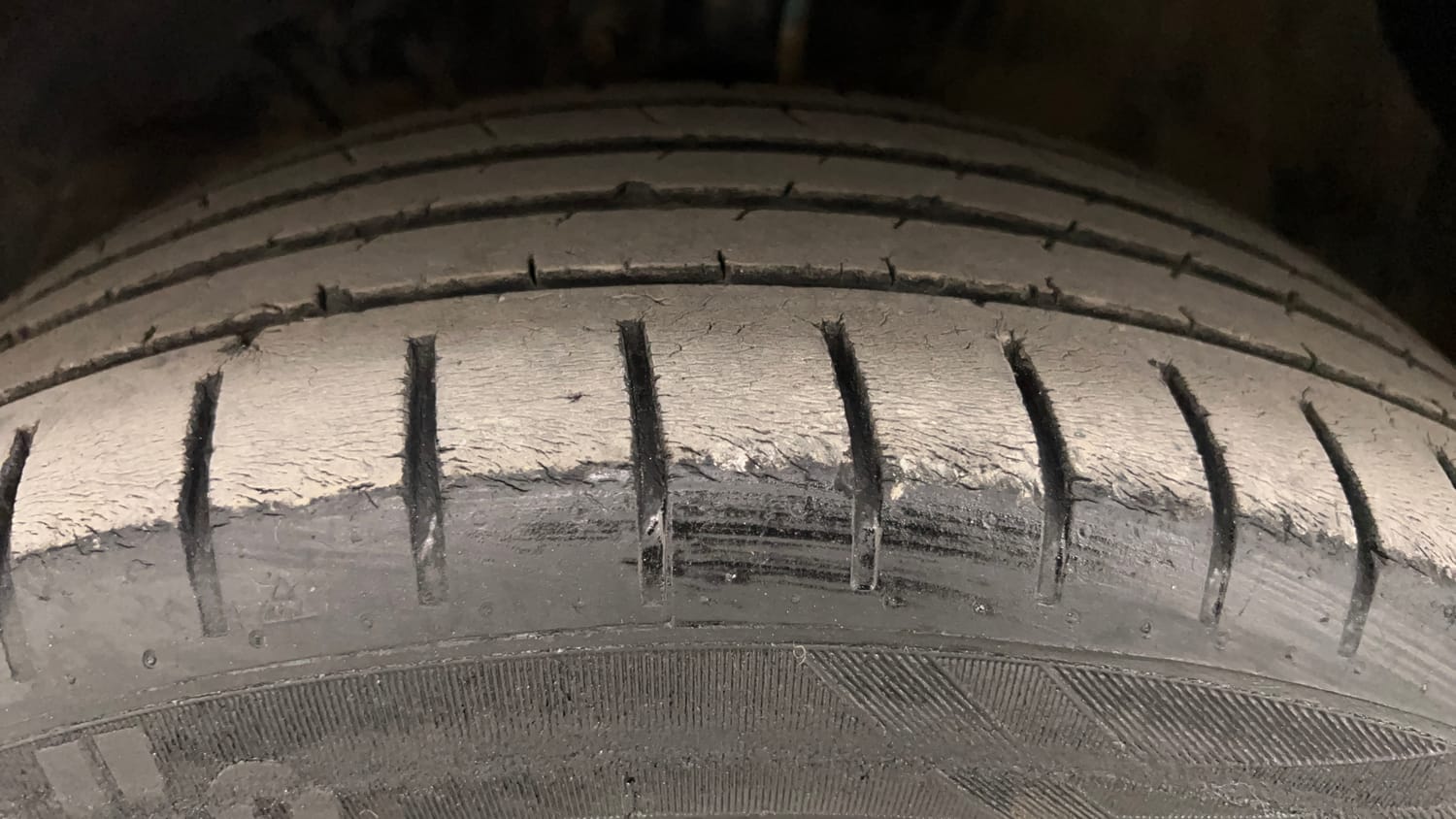 Used 2020 Maruti Suzuki Baleno Zeta Petrol Manual tyres LEFT FRONT TYRE TREAD VIEW