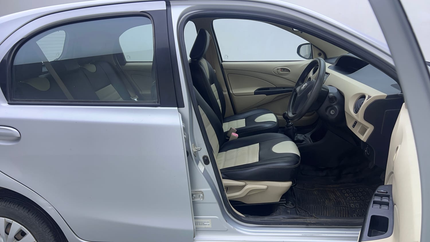 Used 2016 Toyota Etios Liva VD Diesel Manual interior RIGHT SIDE FRONT DOOR CABIN VIEW