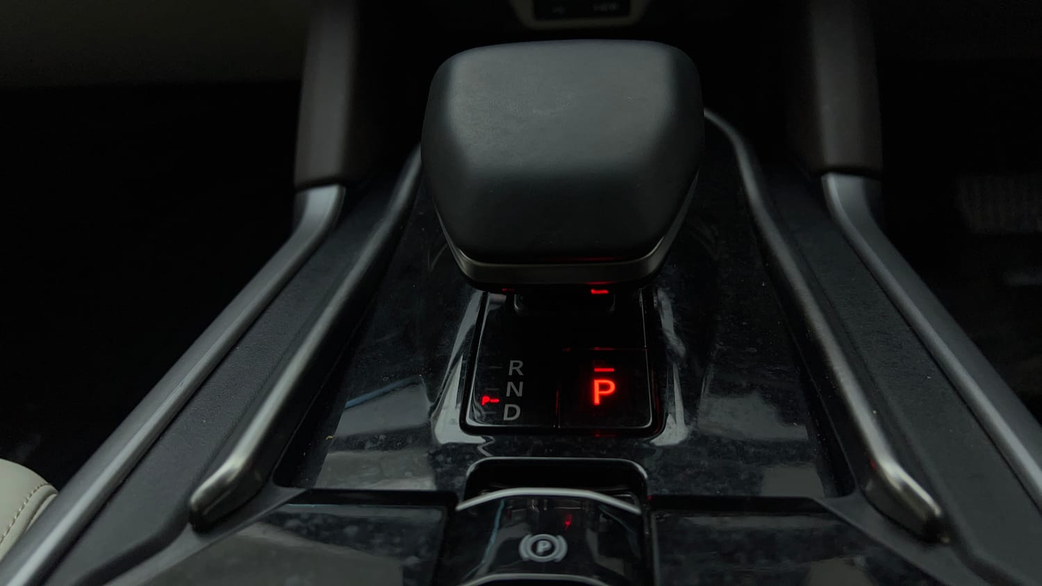 Used 2026 Tata Safari Accomplished X Automatic Petrol Automatic interior GEAR  KNOB VIEW