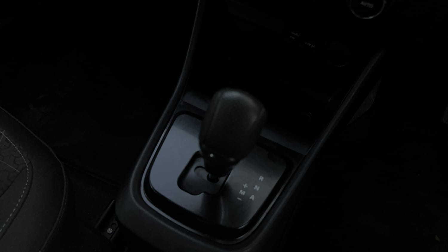 Used 2026 Tata Punch Creative Dual Tone AMT Sunroof Petrol Automatic interior GEAR  KNOB VIEW