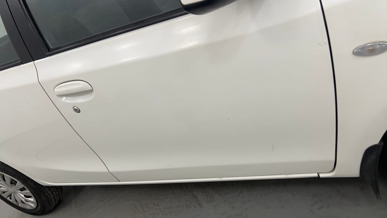 Used 2013 Toyota Etios Liva G Petrol Manual dents MINOR SCRATCH