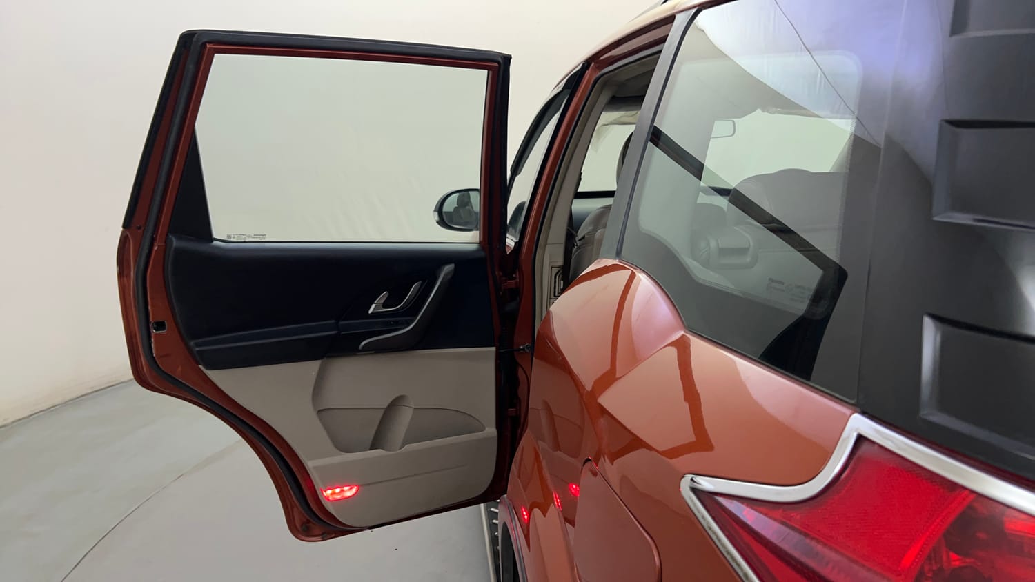 Used 2015 Mahindra XUV500 W10 Diesel Manual interior LEFT REAR DOOR OPEN VIEW