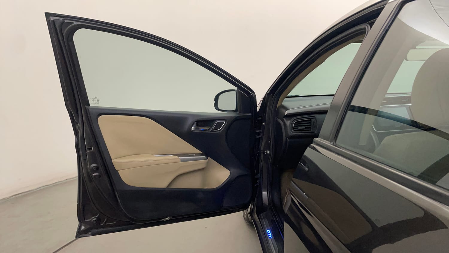 Used 2019 Honda City ZX CVT Petrol Petrol Automatic interior LEFT FRONT DOOR OPEN VIEW