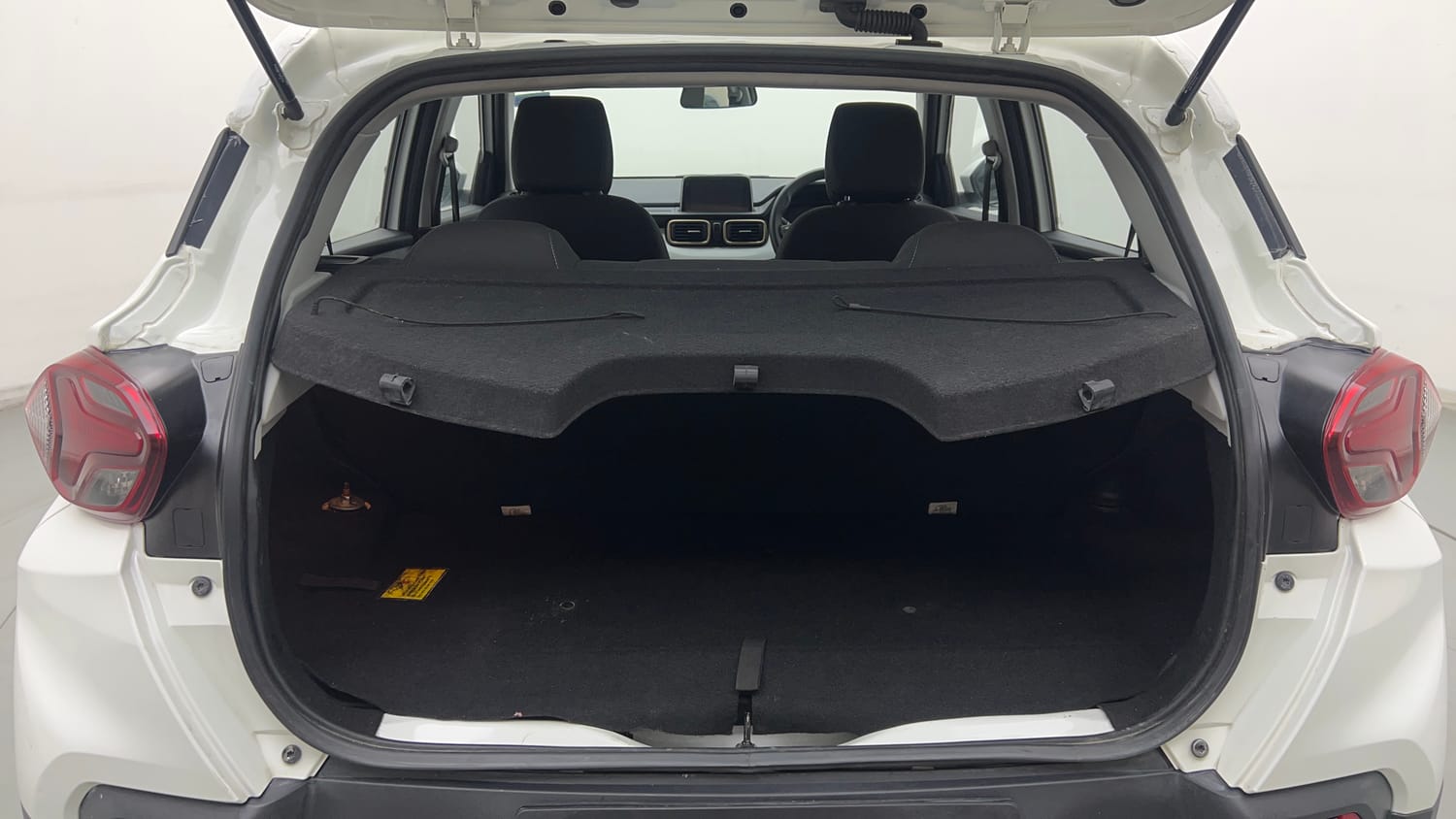Used 2023 Tata Punch Accomplished Dazzle Sunroof CNG Cng Manual interior DICKY INSIDE VIEW