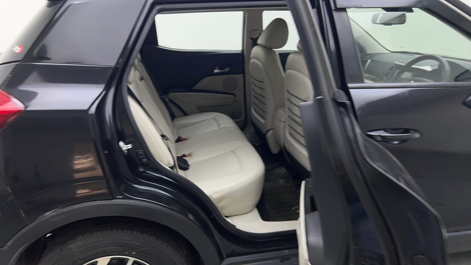 Used 2022 Mahindra XUV 300 W8 (O) 1.5 Diesel Diesel Manual interior RIGHT SIDE REAR DOOR CABIN VIEW