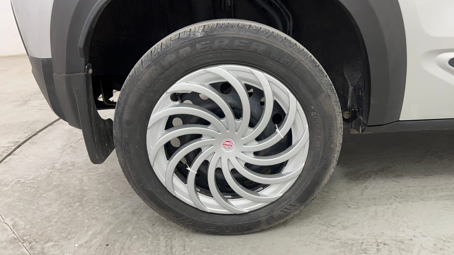 Used 2023 Renault Kiger RXE MT Petrol Manual tyres RIGHT REAR TYRE RIM VIEW