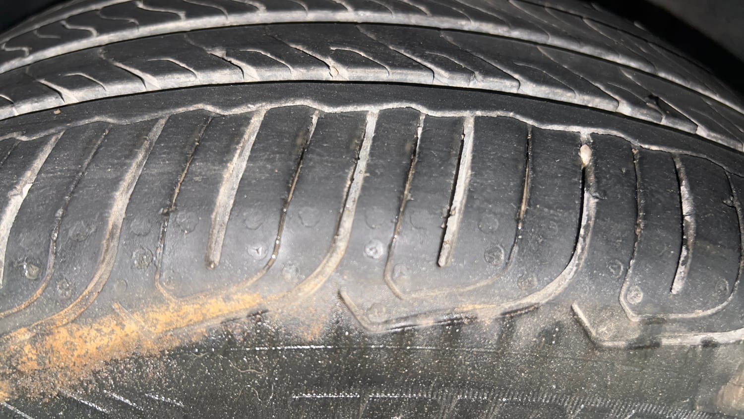 Used 2023 Tata Altroz XZ Diesel Diesel Manual tyres LEFT FRONT TYRE TREAD VIEW