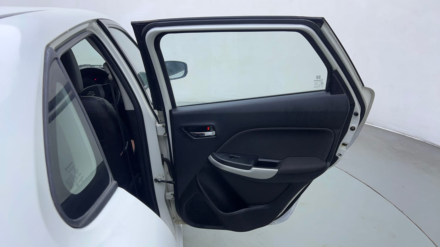 Used 2018 Maruti Suzuki Baleno Delta 1.2 Petrol Manual interior RIGHT REAR DOOR OPEN VIEW
