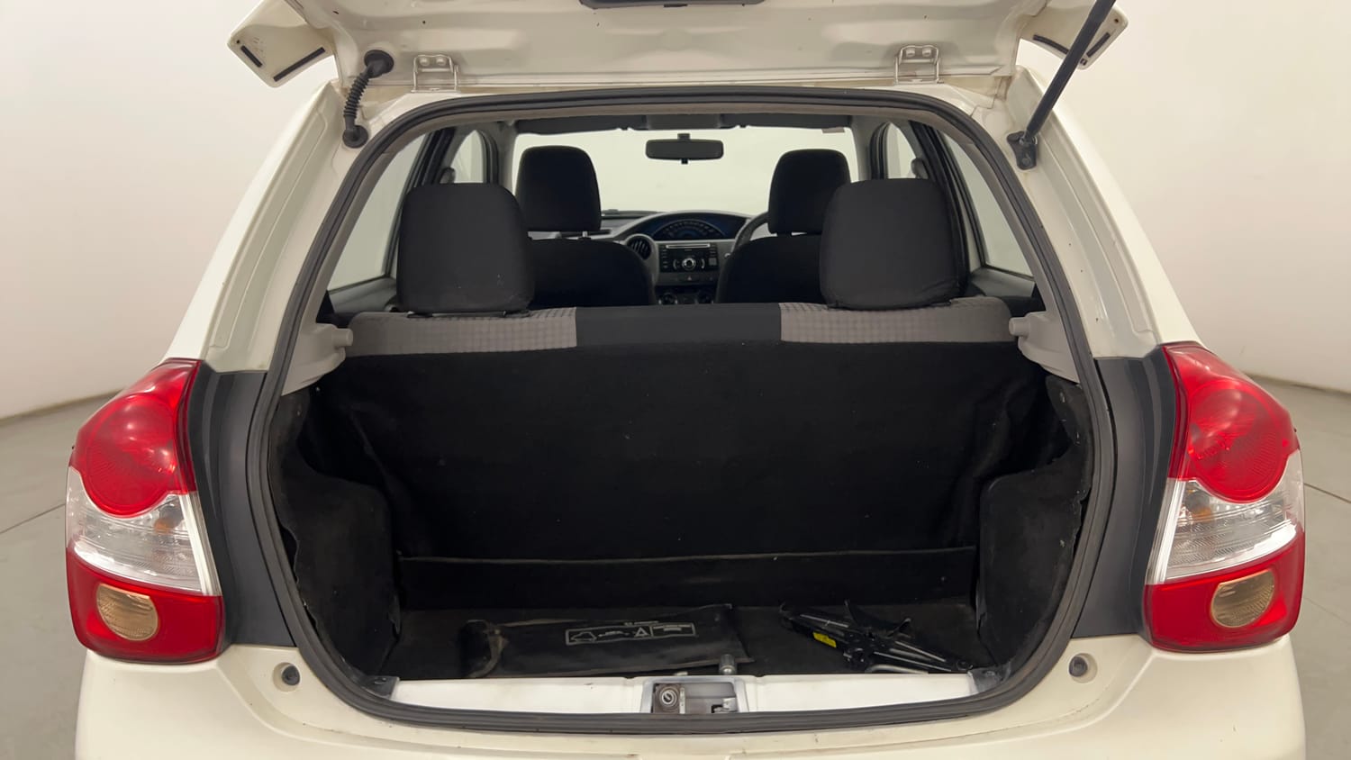 Used 2013 Toyota Etios Liva G Petrol Manual interior DICKY INSIDE VIEW