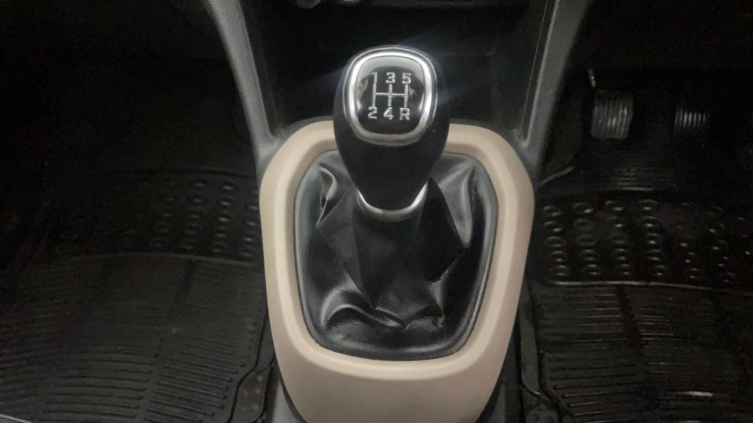 Used 2016 Hyundai Grand i10 Sportz 1.2 Kappa VTVT Petrol Manual interior GEAR  KNOB VIEW