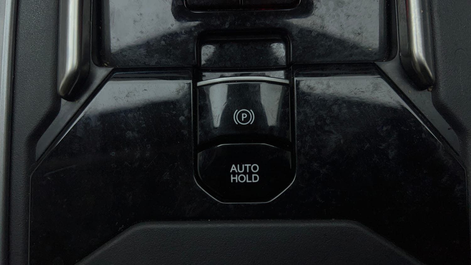 Used 2026 Tata Safari Accomplished X Automatic Petrol Automatic top_features Electronic parking brake