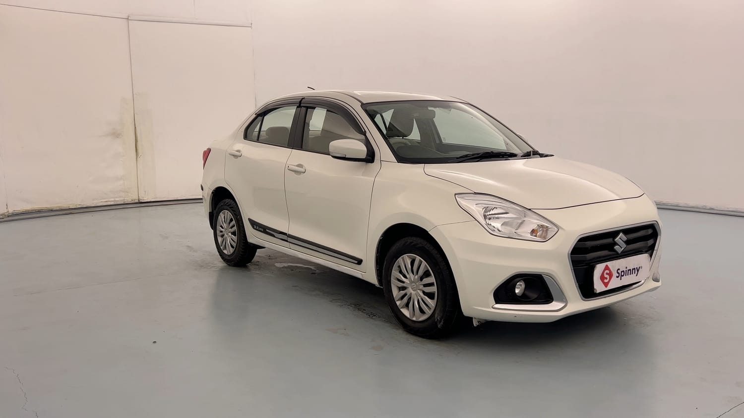Used 2021 Maruti Suzuki Dzire VXi Petrol Manual exterior RIGHT FRONT CORNER VIEW
