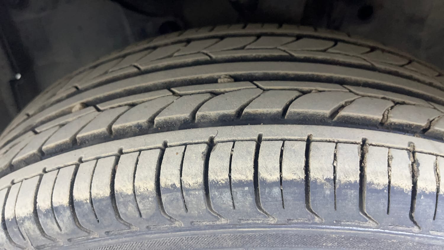 Used 2018 Honda Amaze 1.2 S MT Petrol Petrol Manual tyres LEFT FRONT TYRE TREAD VIEW