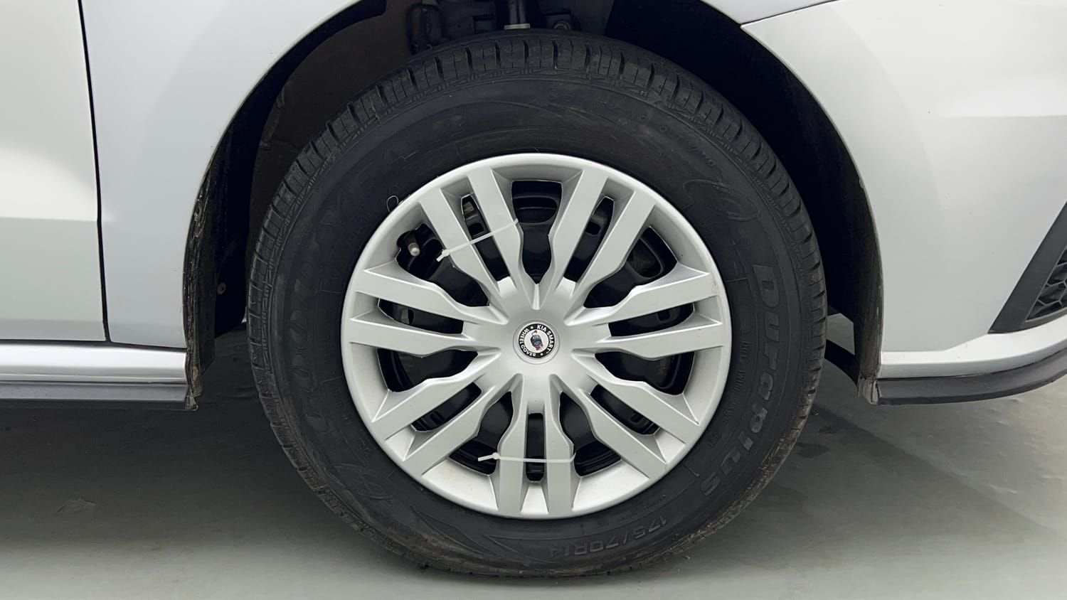 Used 2022 Volkswagen Polo Trendline 1.0L MPI Petrol Manual tyres RIGHT FRONT TYRE RIM VIEW