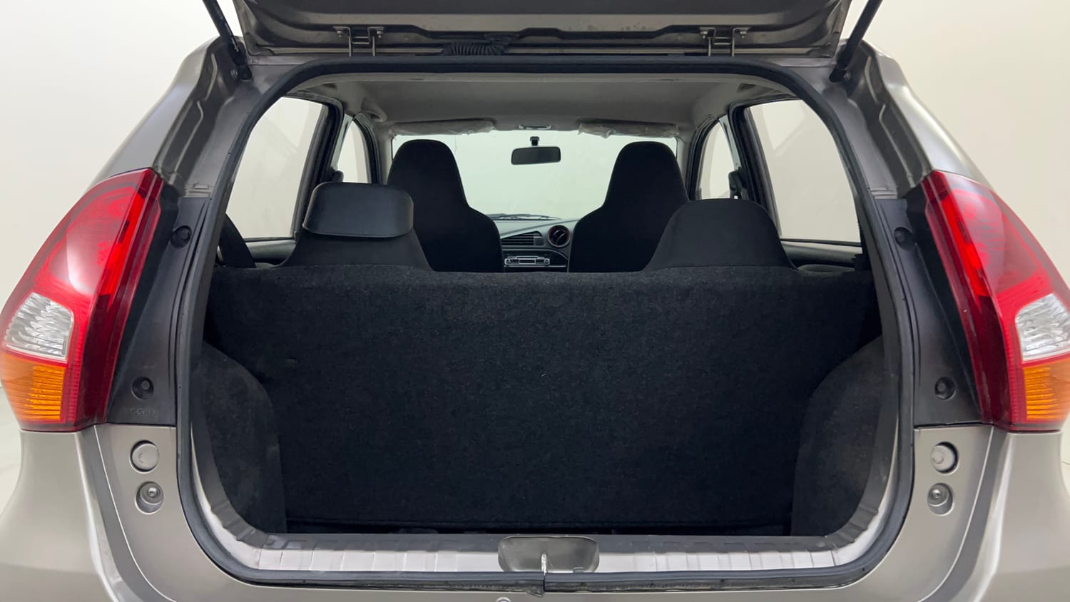 Used 2016 Datsun Redi-GO Sport Petrol Manual interior DICKY INSIDE VIEW